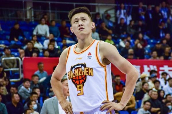 教練教你打籃球！周鵬13中10砍24分&生涯總得分升歷史第十三！